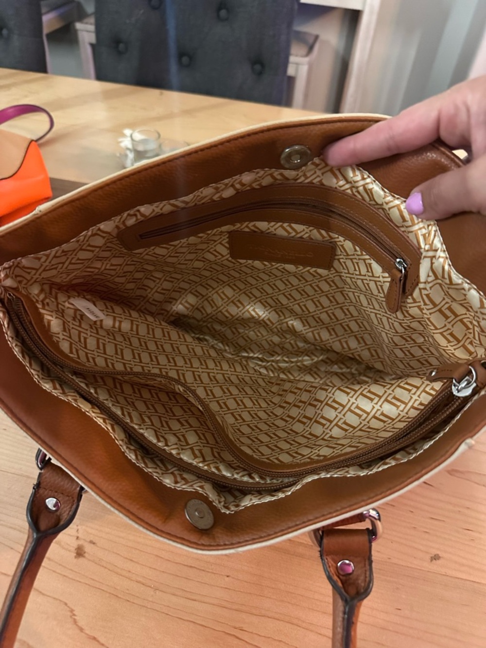 Tignanello Tan Leather Tote Bag with Geometric Lining